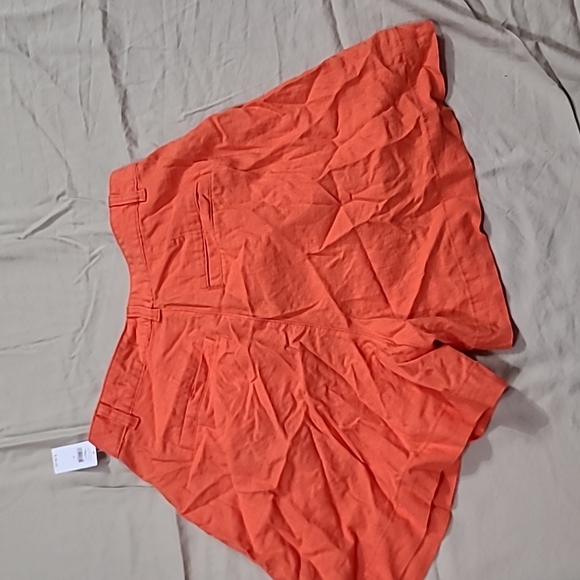 NWT Gap linen-blend pleated shorts - Picture 3 of 3